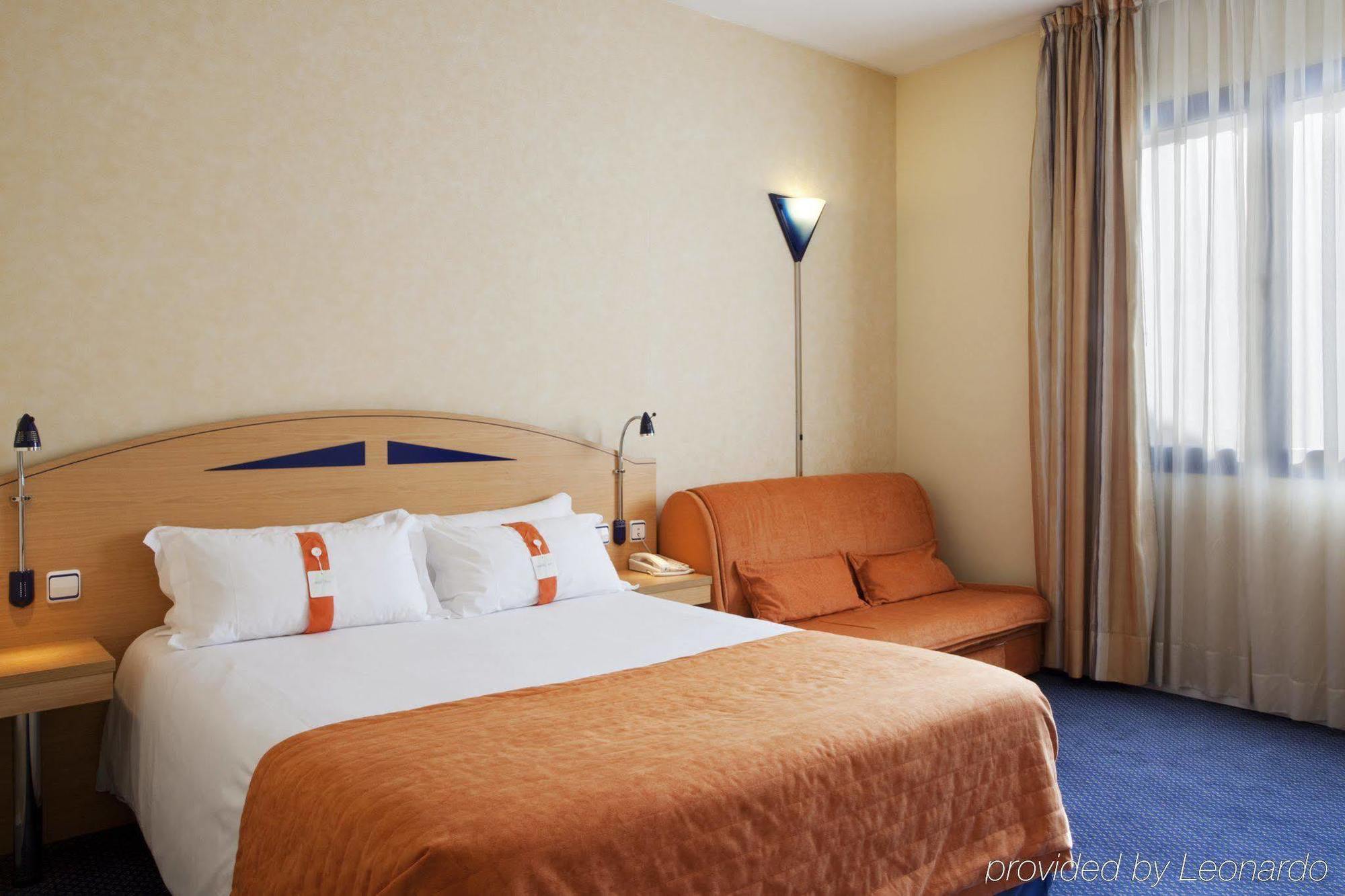 Holiday Inn Express San Sebastian De Los Reyes, An Ihg Hotel Room photo